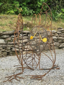 Florasaurus - Rebar, steel screen, yellow enamel - sculpture